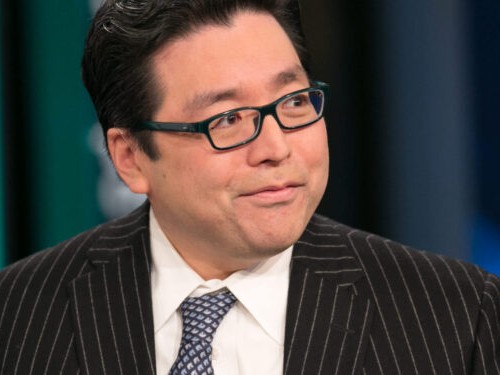 比特币暴跌后即将反弹！华尔街专家 Tom Lee：年底将飙破 15 万美元